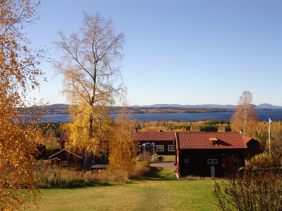 Falu Gruva - En av Sveriges mest besökta turistattraktioner och ett av världsarven. Besökare kan gå ner i gruvan och uppleva historien och tekniken bakom den berömda Faluröda färgen. Tällberg - En idyllisk by på Siljans östra sida, känd för sina vackra trähus, sin fantastiska utsikt över sjön och sitt aktiva kulturliv. Fjätervålen - Ett vackert skidområde i Dalafjällen, med över 20 nedfarter och en storslagen utsikt över fjällen och dalarna.